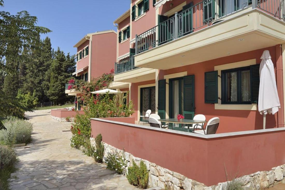 Vivi'S Apartments Айя-Евфимия Экстерьер фото