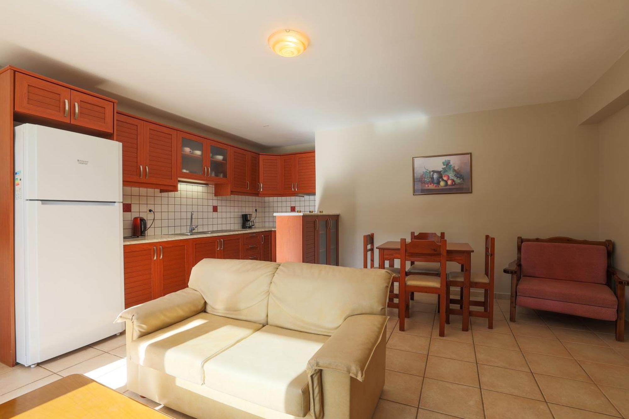 Vivi'S Apartments Айя-Евфимия Экстерьер фото