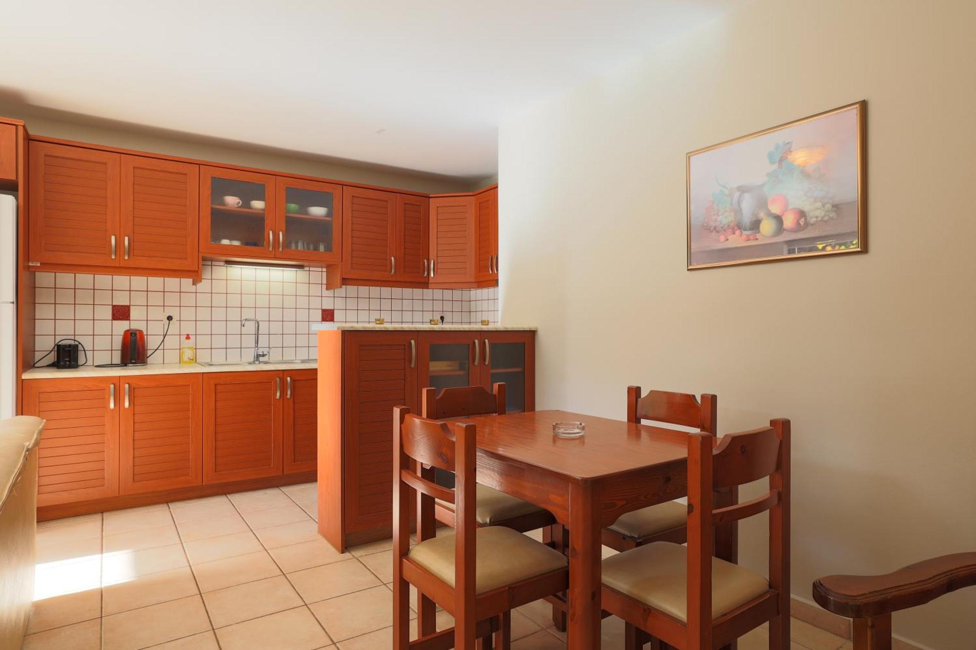 Vivi'S Apartments Айя-Евфимия Экстерьер фото