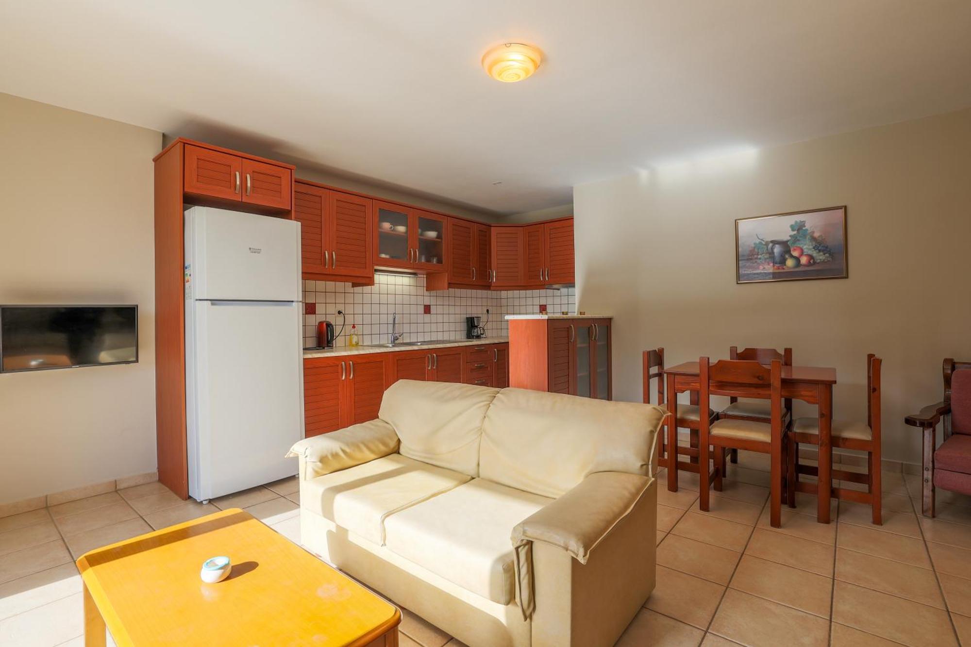 Vivi'S Apartments Айя-Евфимия Экстерьер фото