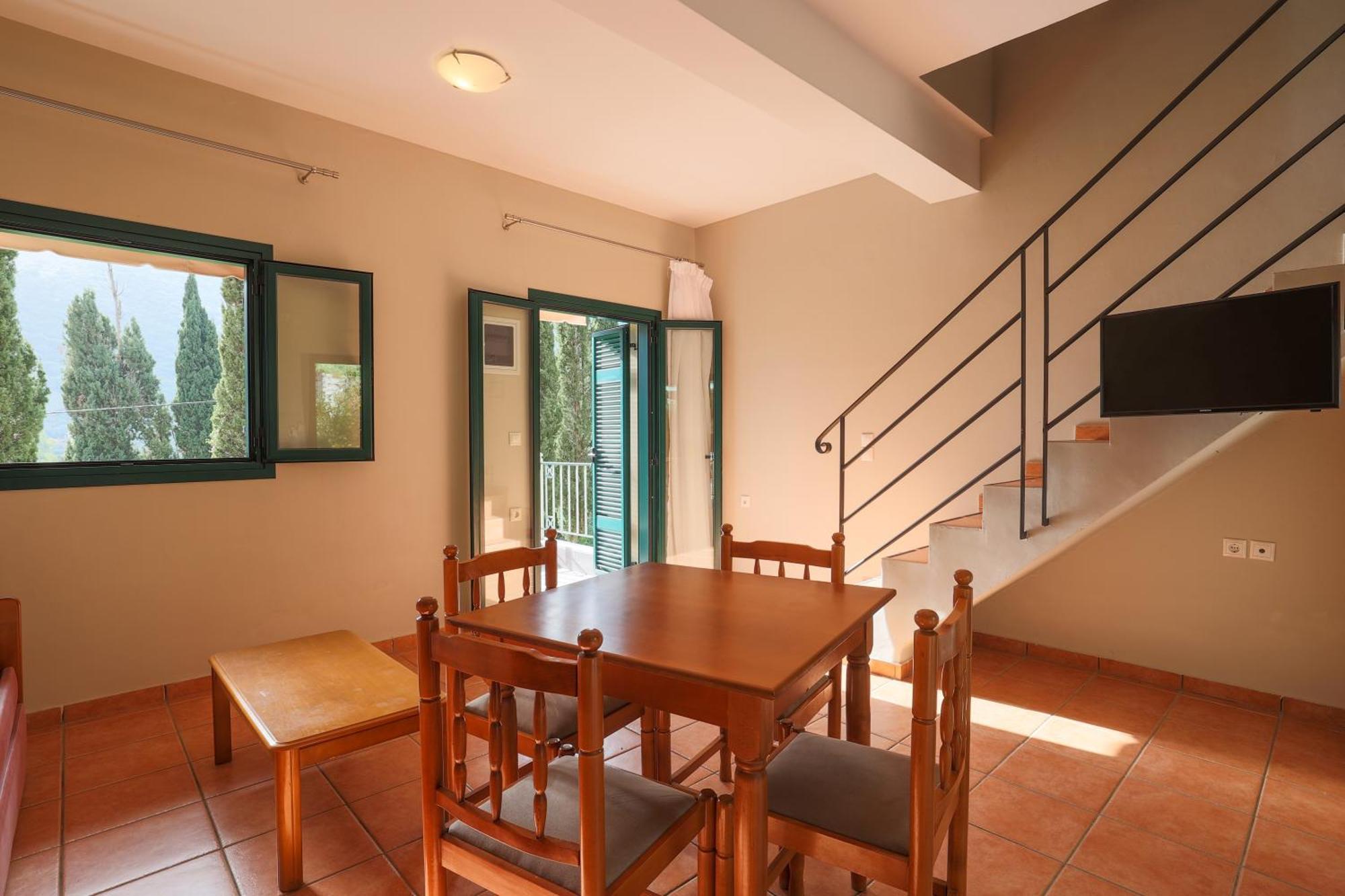 Vivi'S Apartments Айя-Евфимия Экстерьер фото