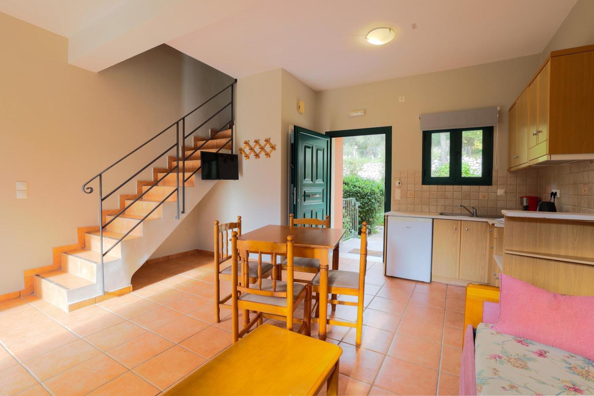 Vivi'S Apartments Айя-Евфимия Экстерьер фото